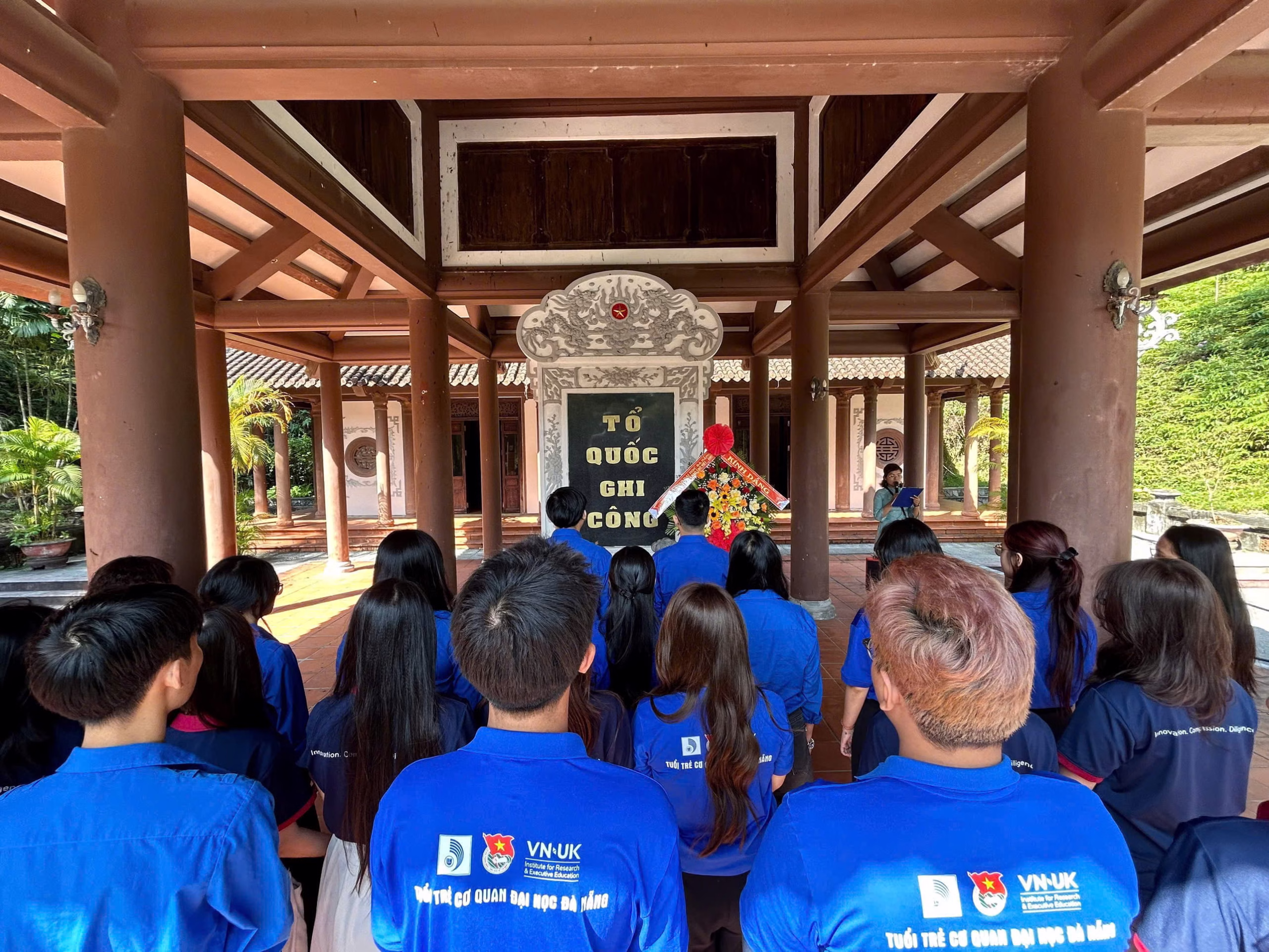 sinh-vien-vnuk-ve-nguon-01