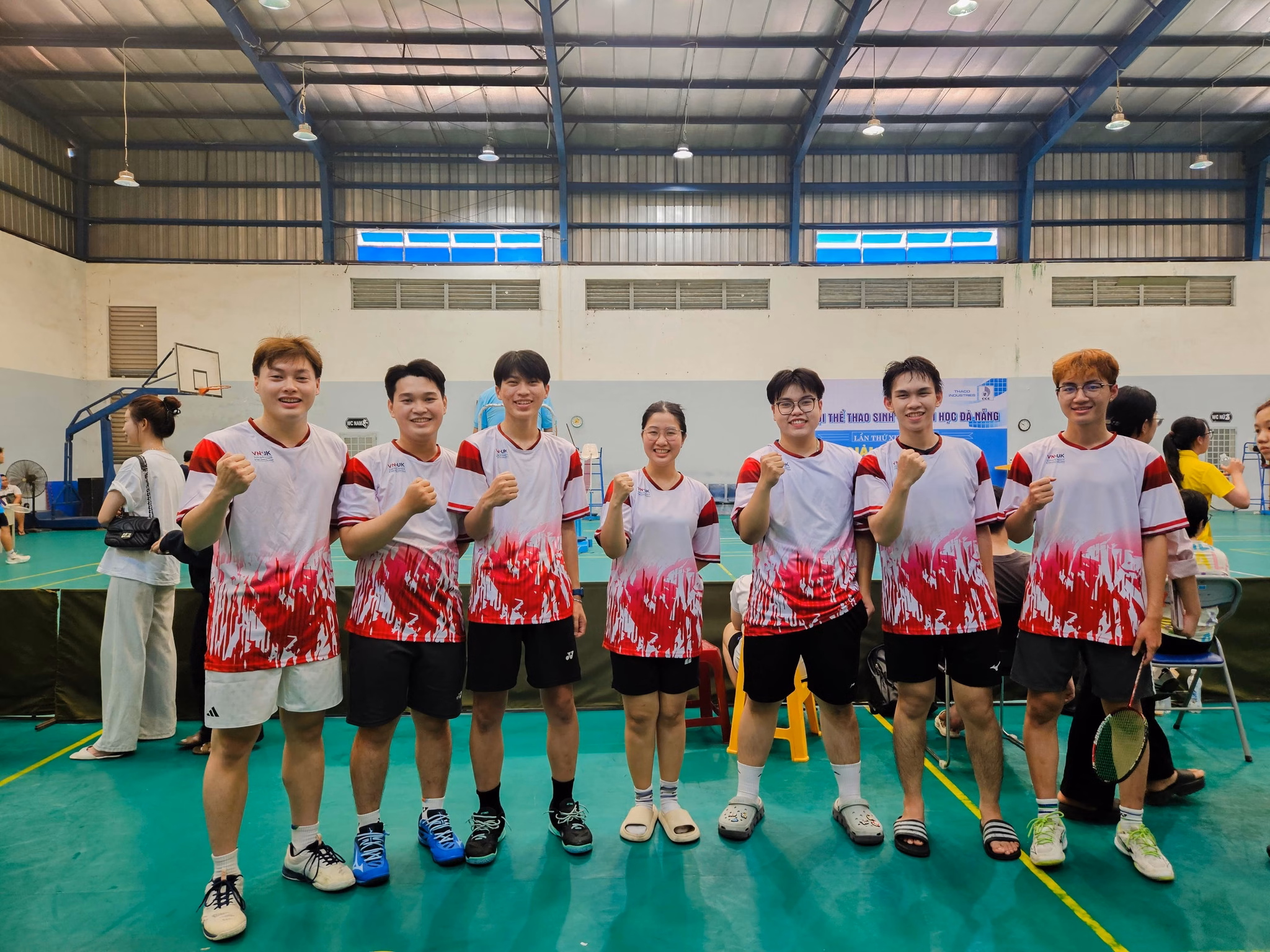 Đội cầu lông VNUK