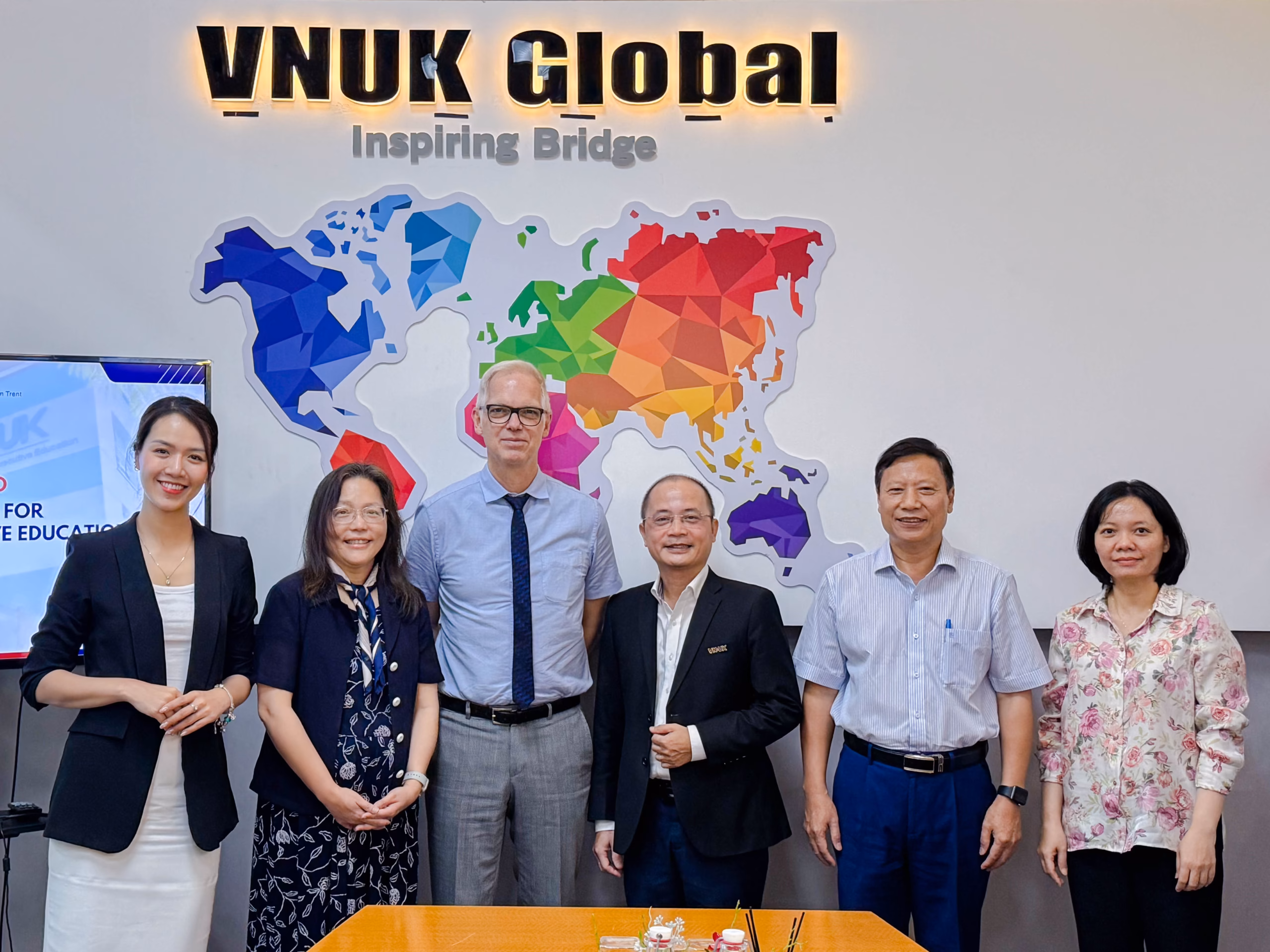 VNUK tiếp đón đại diện Đại học Nottingham Trent (Anh Quốc)